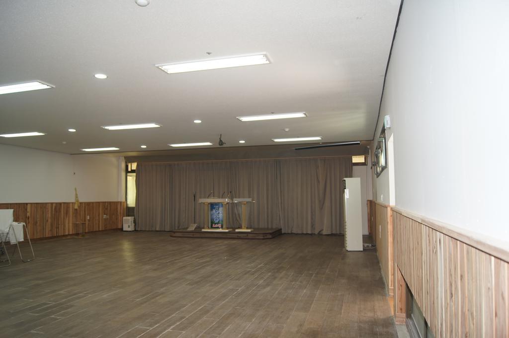 Geomunoreum Hostel Jeju Extérieur photo