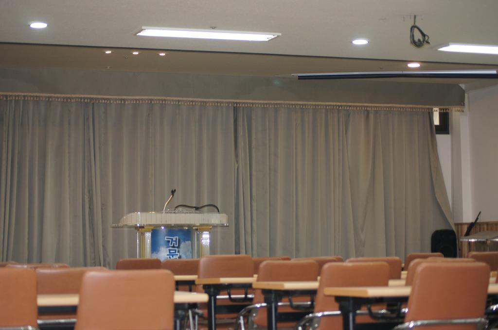 Geomunoreum Hostel Jeju Extérieur photo