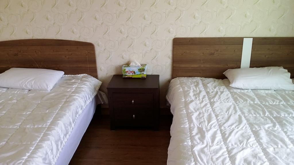 Geomunoreum Hostel Jeju Extérieur photo