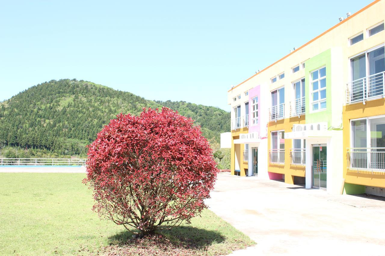 Geomunoreum Hostel Jeju Extérieur photo