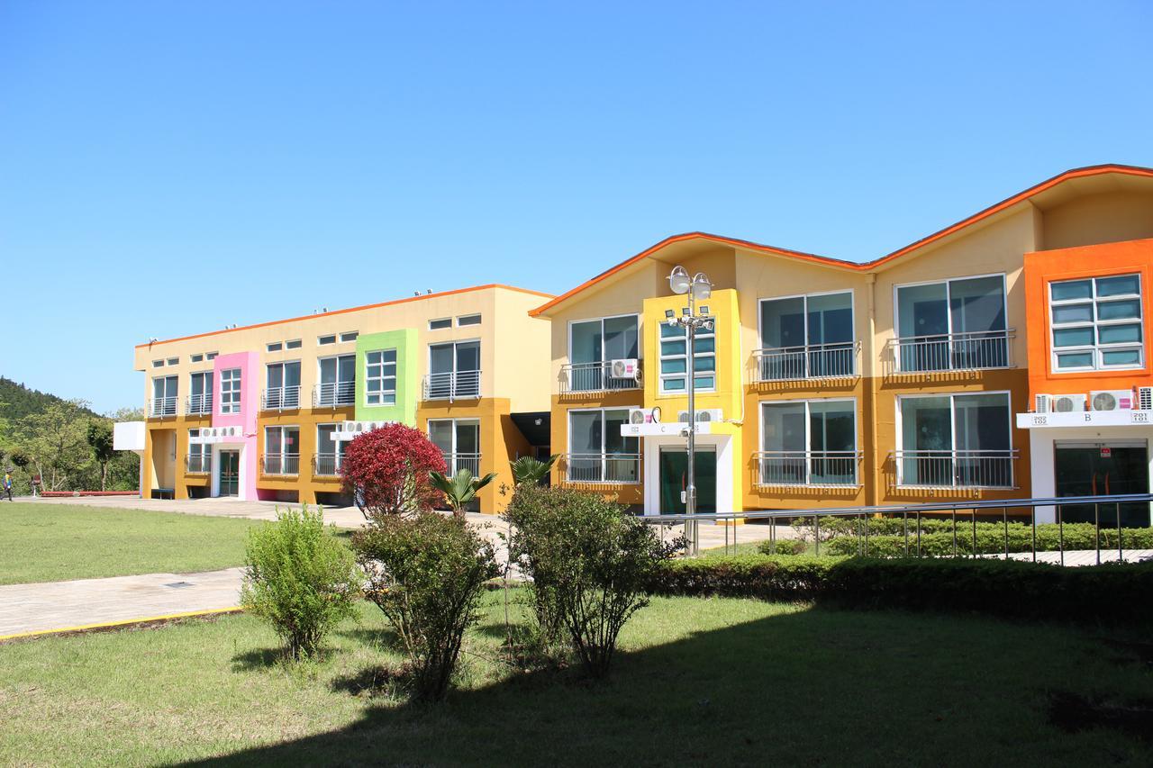 Geomunoreum Hostel Jeju Extérieur photo
