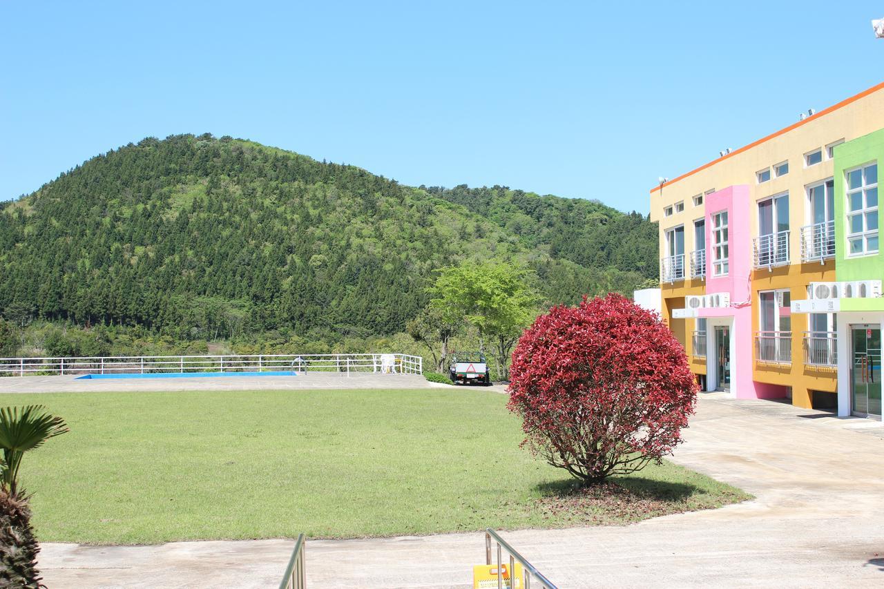 Geomunoreum Hostel Jeju Extérieur photo
